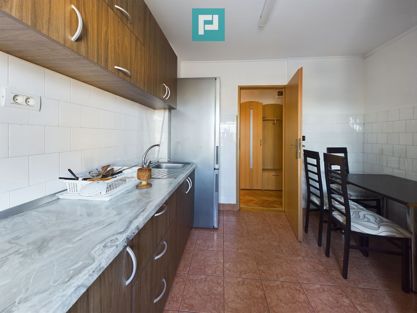 Apartament de închiriat cu 3 camere în Micalaca - Poză 8