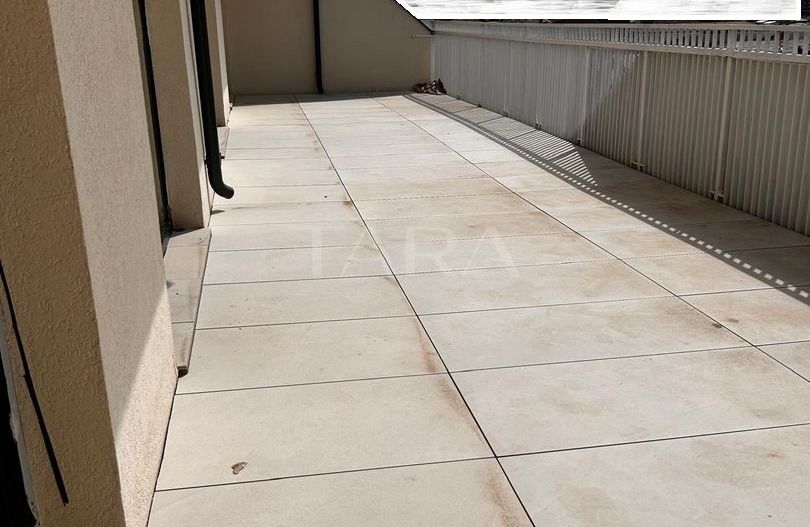 Apartament tip penthouse in Floresti - Poză 7