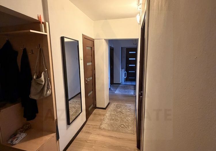 Apartament 4 camere 75 mp cu  balcon si pivnita pe b-dul Mihai Viteazu - Poză 2