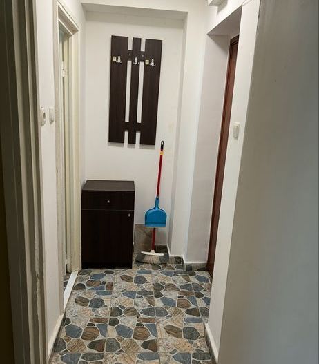 BRASADAS vinde ap 2 cam situat in Micro 14 etajul 2. - Poză 5