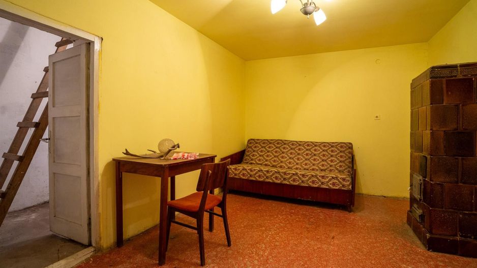 Casa singur in curte  cu dublu front stradal cu garaj in Iosia - Poză 7