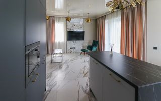 Oportunitate investitie! Vanzare casa cu 3 apartamente in Europa! - Poză 9
