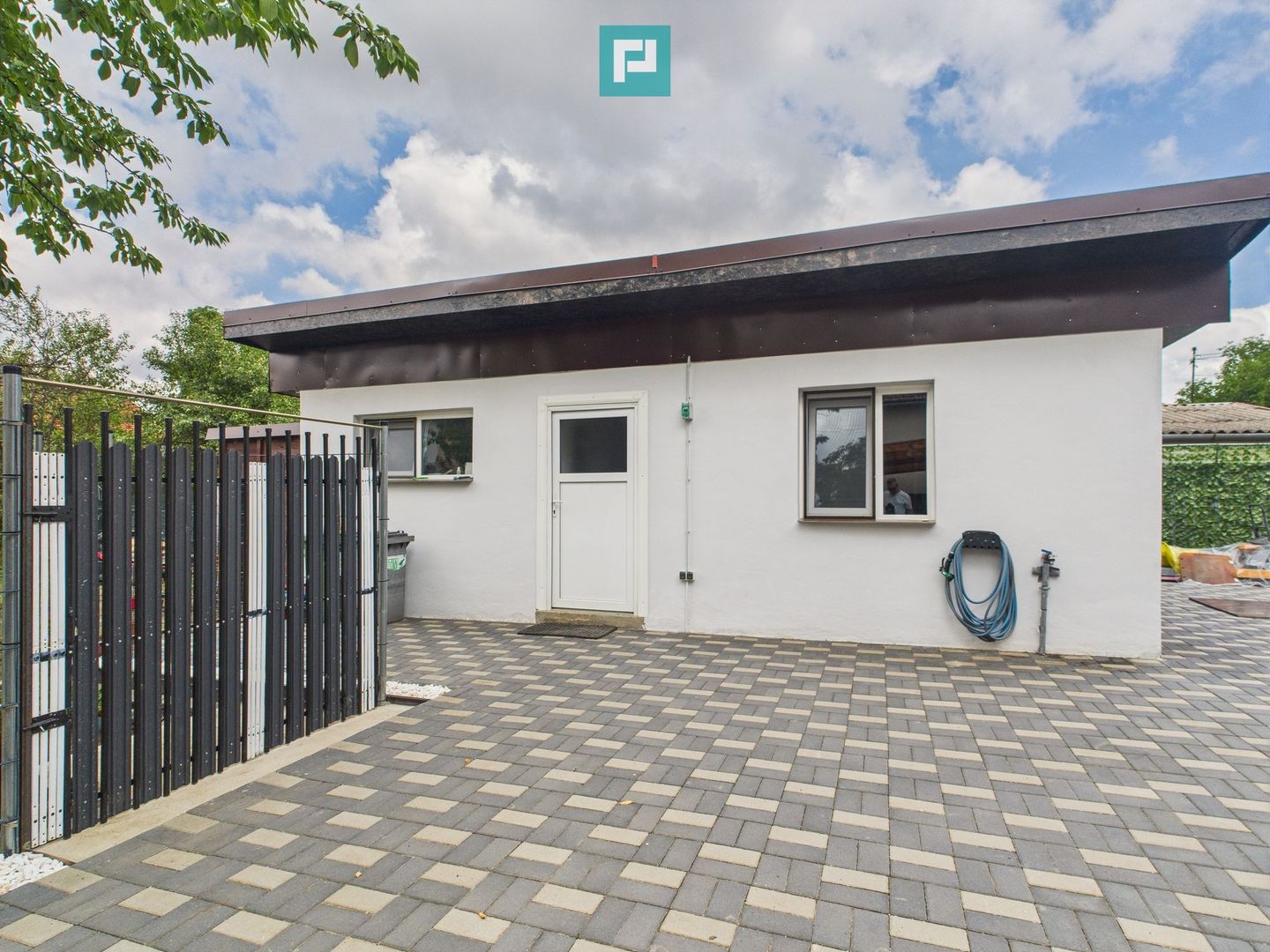 Vilă spațioasă cu 6 camere în Dumbrăvița - Poză 3