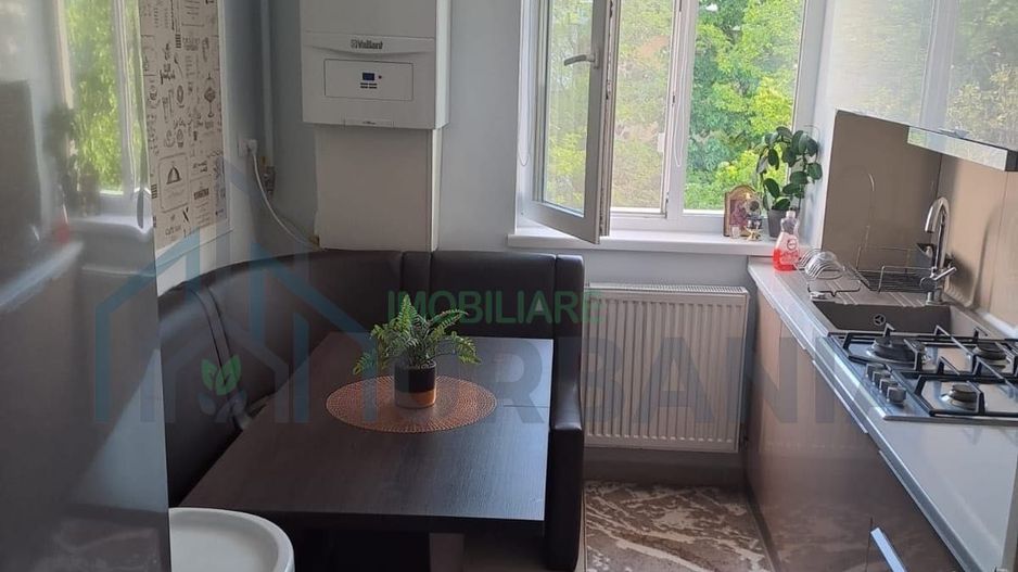 Vând apartament cu 2 camere 50 mp - Poză 5