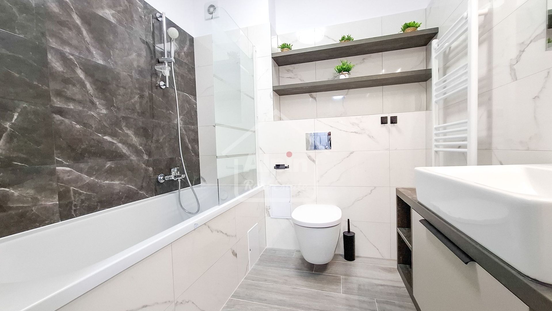 Design Modern Finisaje Calitative I Tractorul - Poză 6