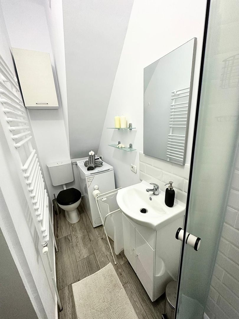 Imobil cu destinatii multiple- 6 apartamente - Poză 23