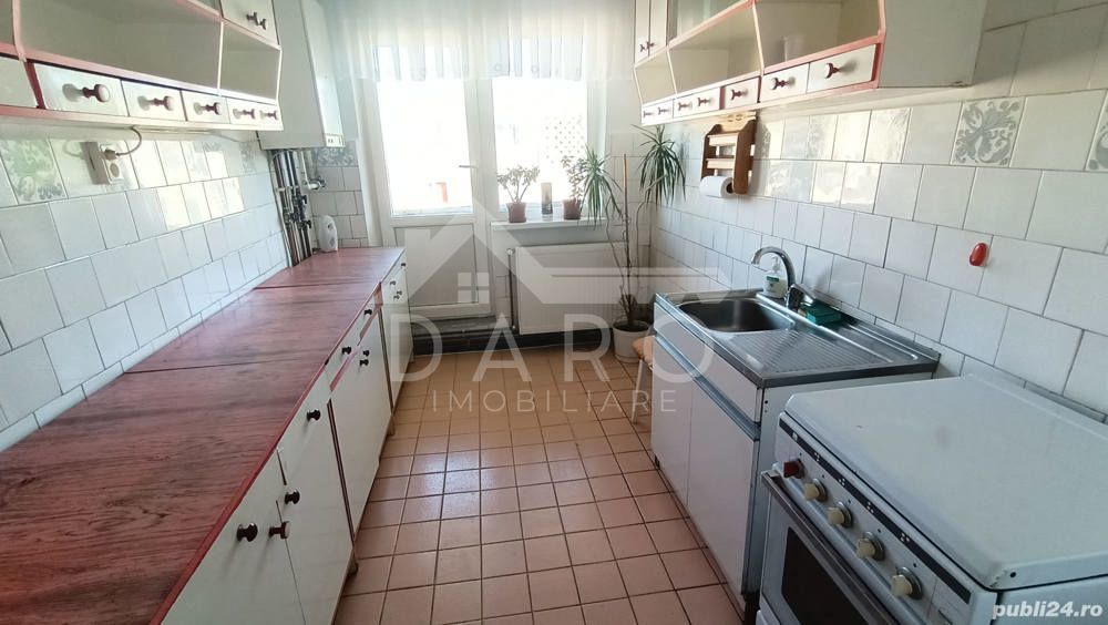 Vând apartament 4 camere in Dâmb - Poză 8