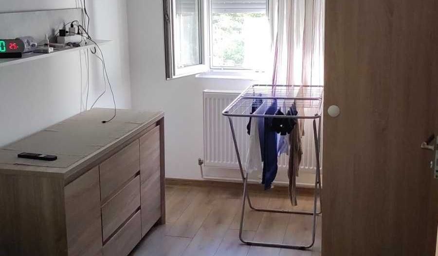 BRASADAS vinde ap 2 cam RENOVAT in Soli etaj 3/4 33mp. - Poză 3