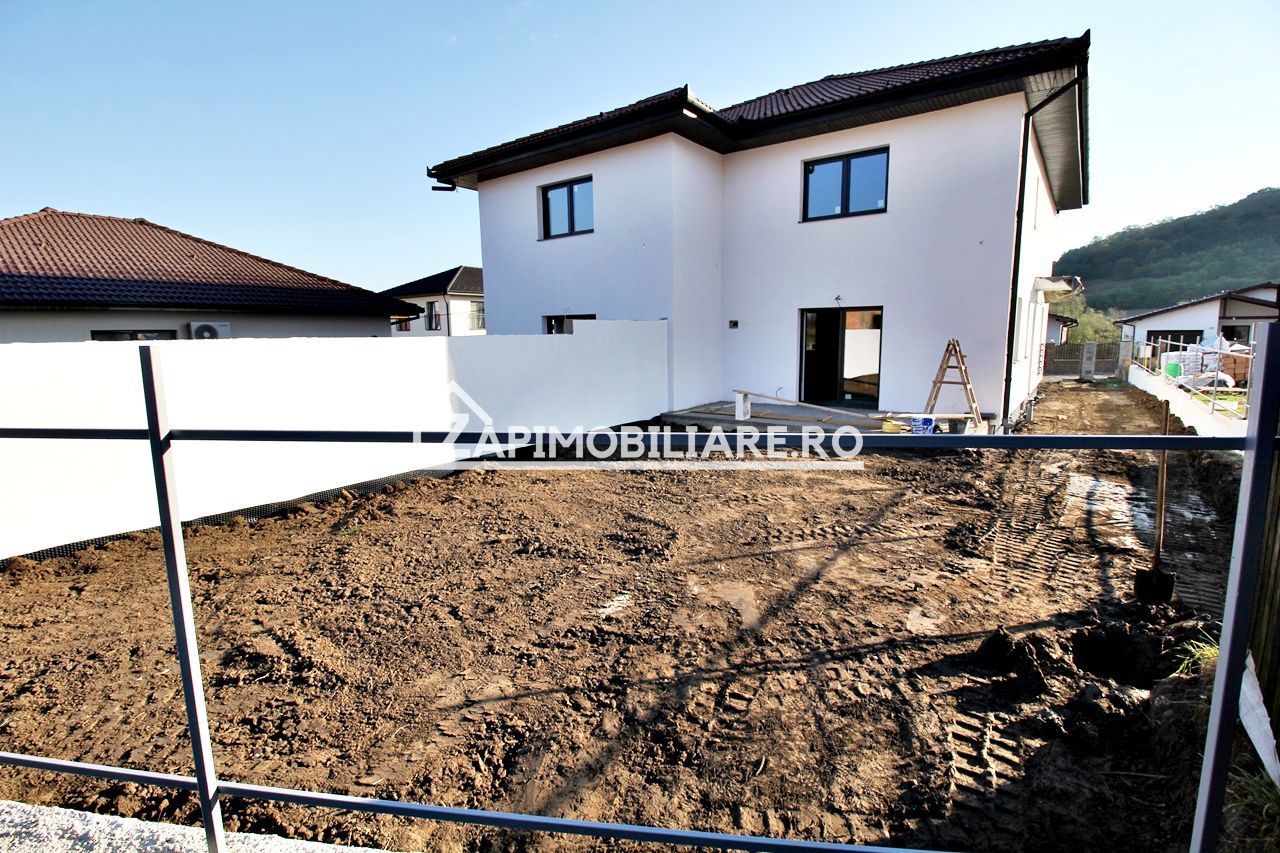 Casa la cheie 4 camere,2 bai,105mp,288 mp teren, 0% comision - Poză 12