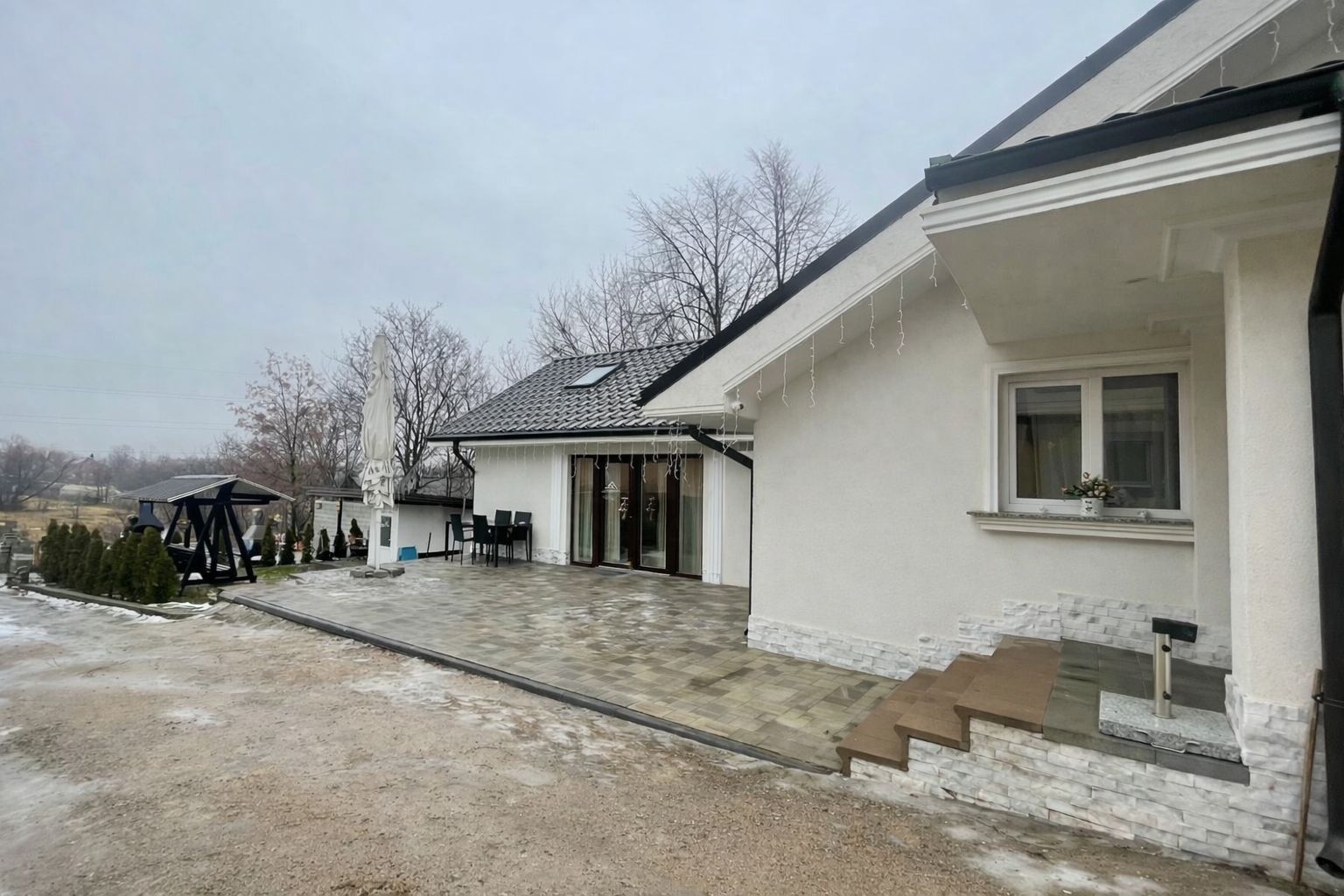 Casa moderna de inchiriat | Burdujeni | Pret pe zi - Poză 15