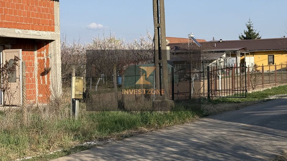 Casă spațioasă cu teren 806 mp - Poză 7