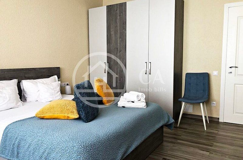 Casa de inchiriat cu 3 camere in zona centrala, Oradea - Poză 1