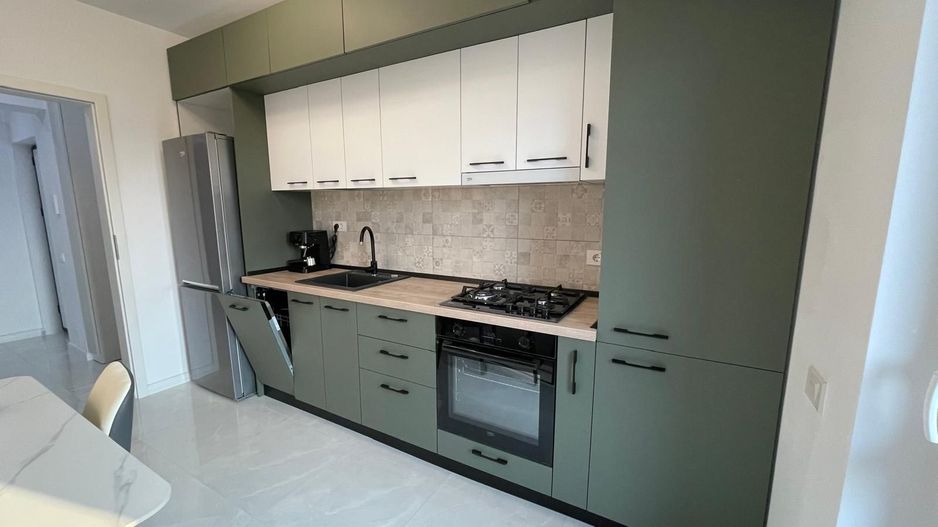 AP. 2 CAMERE- APARATORI,PARCARE INCLUSA, MASINA DE SPALAT VASE, METROU - Poză 6