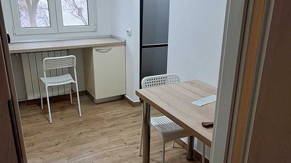 Vând apartament 3 camere decomandat – Postăvarul, Sector 3 - Poză 4