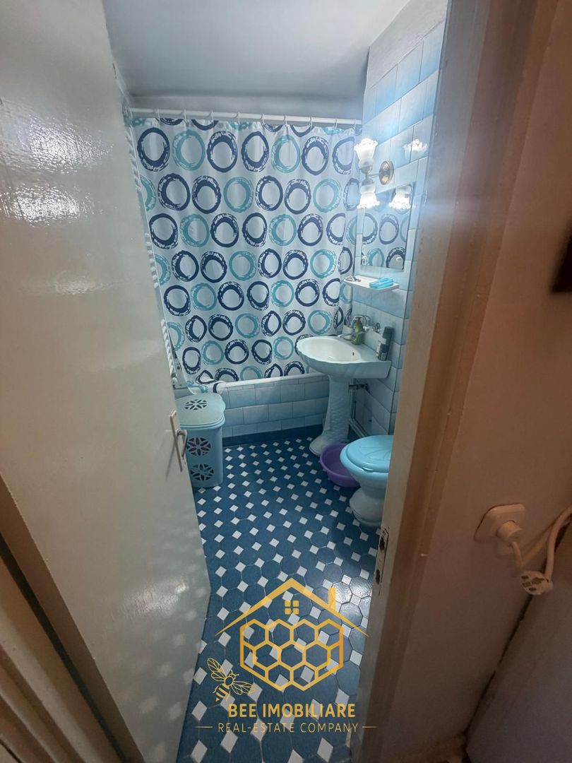 Apartament cu 2 camere transformat in 3 -  spatios - cartier Rovine - Poză 8