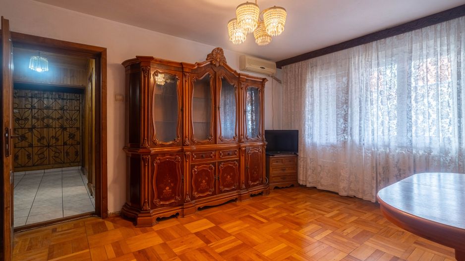 Apartament 3 camere - etaj 3 - bvd. Revolutiei - COMISION 0 - Poză 1