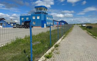 Aerodromul Horesti 24 ha teren + 1400 m2 hangare și 550 m2 cladire administrativa