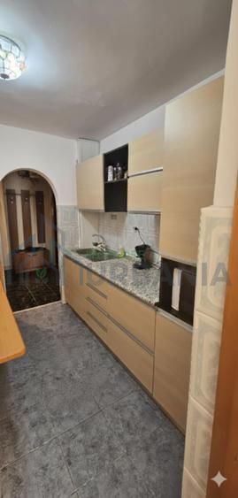 Apartament de vânzare, suprafață utila 60pm, cu 3 camere decomandat Pascani - Poză 14