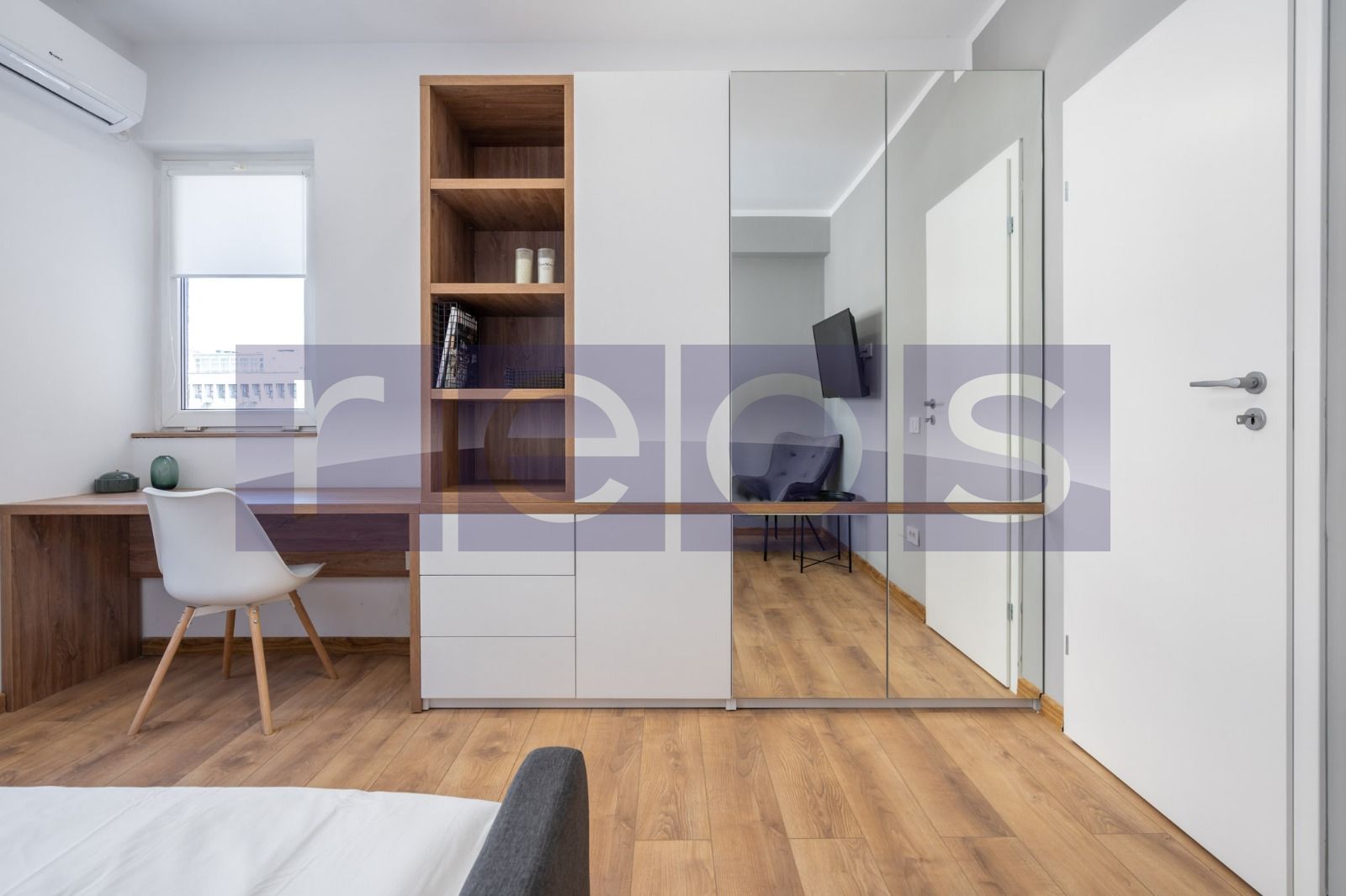 VANZARE PACHET APARTAMENT 4 CAMERE + 2 STUDIOURI 275MP ULTRACENTRAL UNIVERSITATE - Poză 8