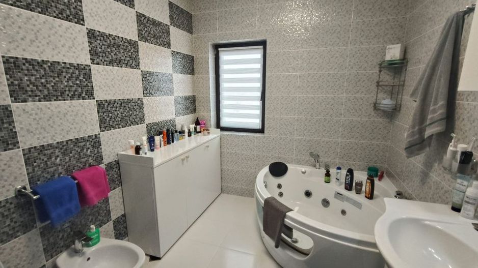 Casă P+1 modernă, complet echipată, cu teren mult, la Crasna - Poză 24