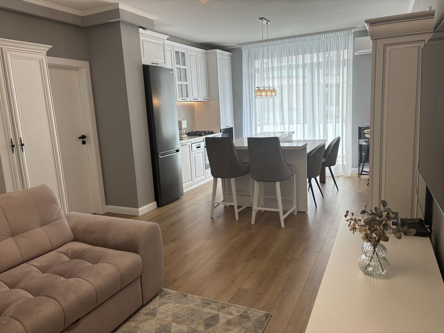 Apartament  Take Ionescu -Vivalia cu parcare subterana - Poză 2