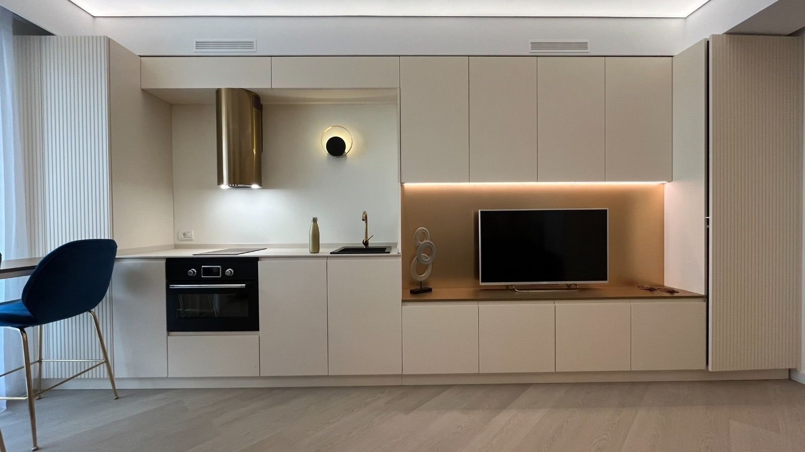 Apartament de inchiriat | Parcare  inclusa| Cortina North - Poză 3
