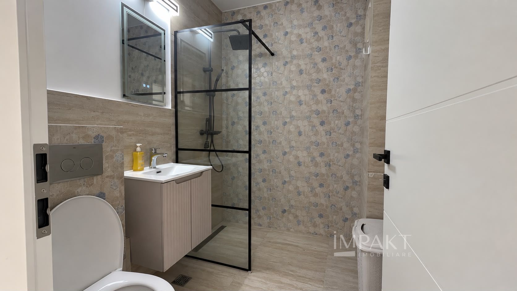 Apartament cu 3 camere de închiriat, 60 mp, balcon – proaspăt renovat - Poză 7