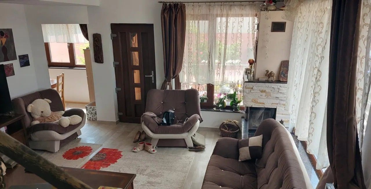 Vila de inchiriat in Tunari | Confort, eficienta si atmosfera calda! - Poză 1