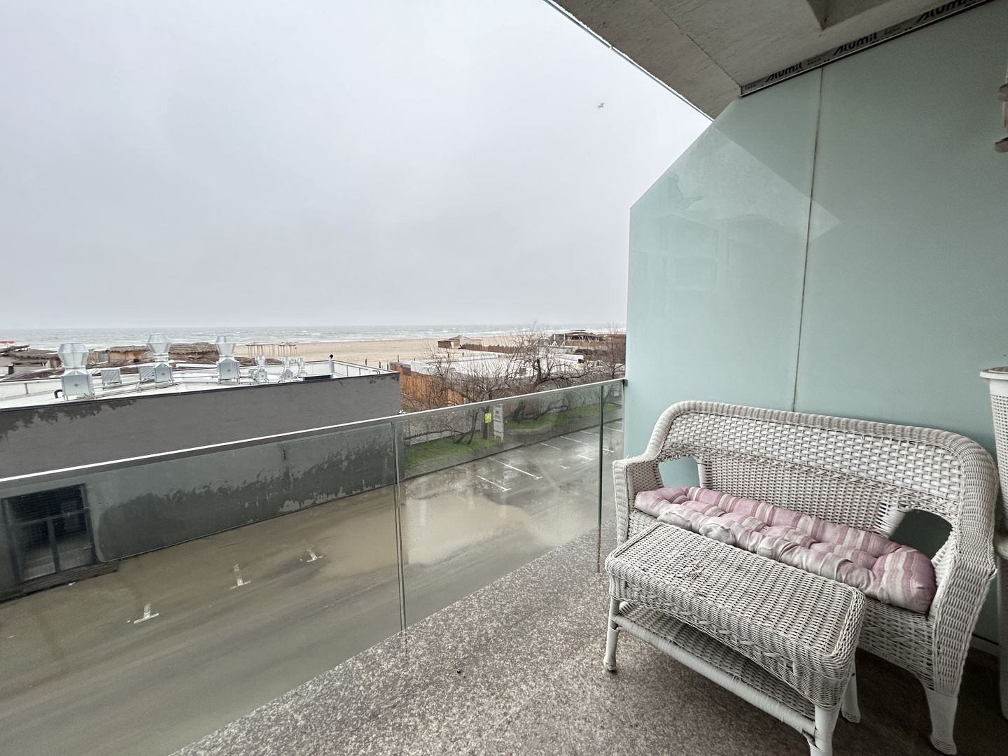 2 Studiouri în 1 | Mamaia | Club Crazy | Vedere frontală la mare - Poză 6