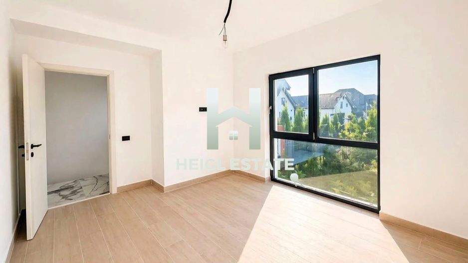 Casa moderna cu 4 camere plus mansarda in Dumbravita pozitionare TOP - Poză 3