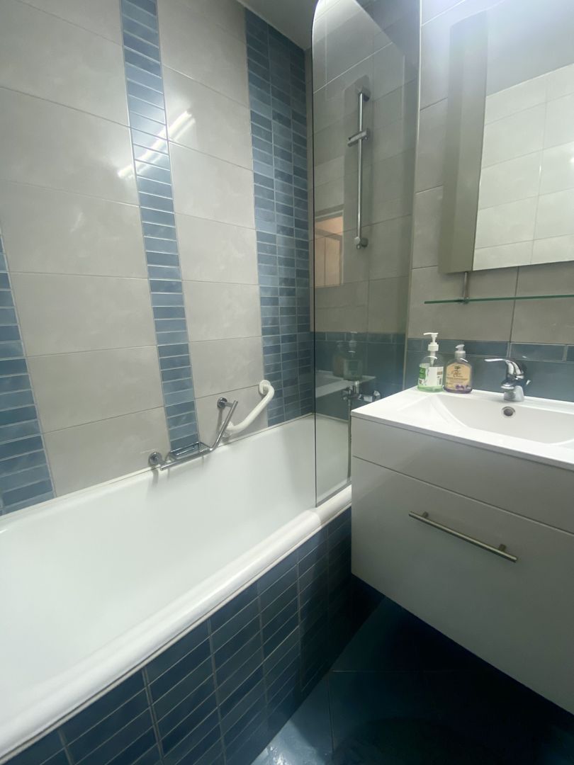 Apartament spatios, trei camere, Lujerului - Poză 7