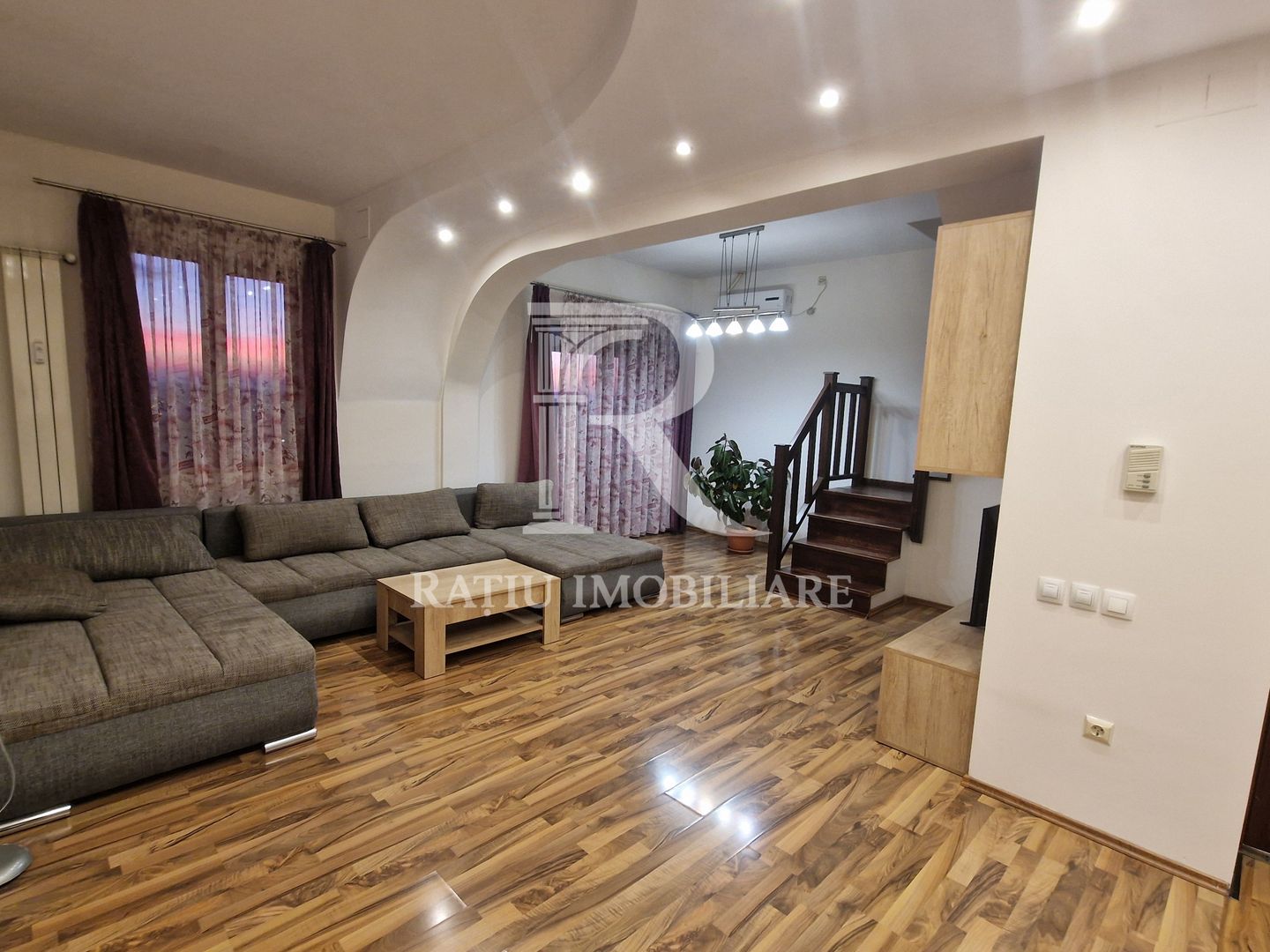 Apartament cu 3 camere | Vedere Panoramica | Nufarul | Oradea - Poză 1