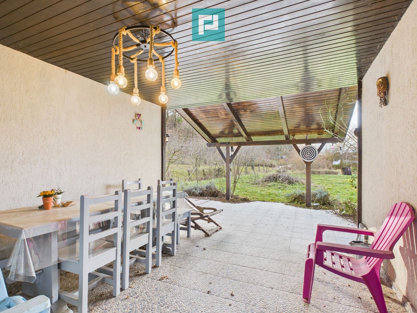 Casă deosebită la Urvişu de Beliu - Poză 14