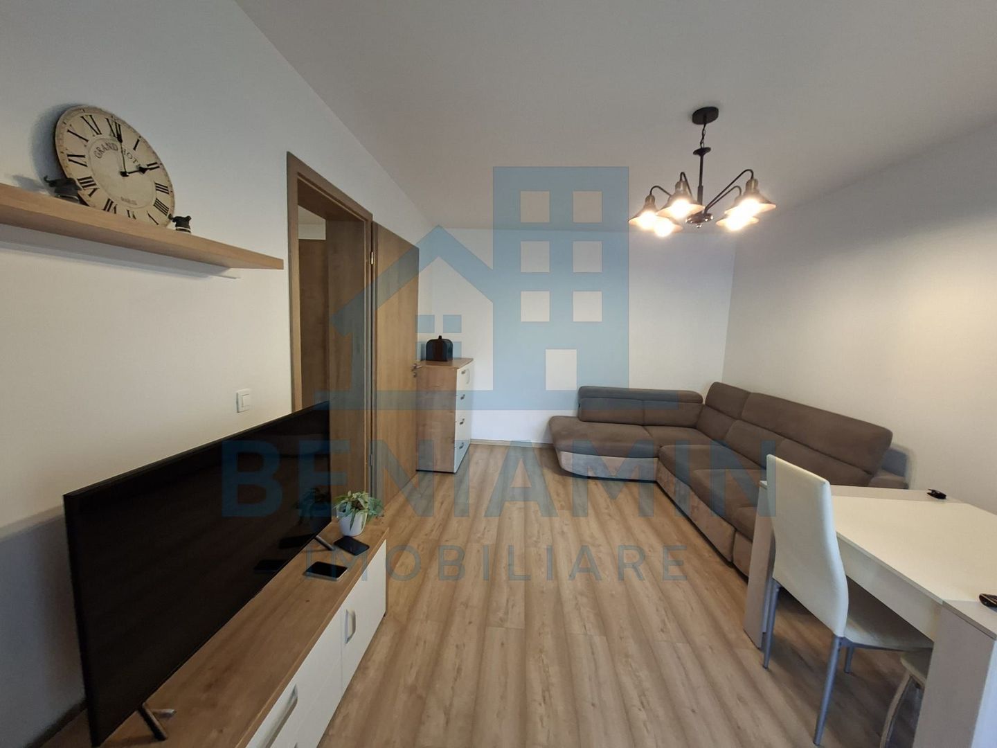 Apartament 2 camere decomandat parter Mall Coresi 50mp parcare boxa - Poză 7