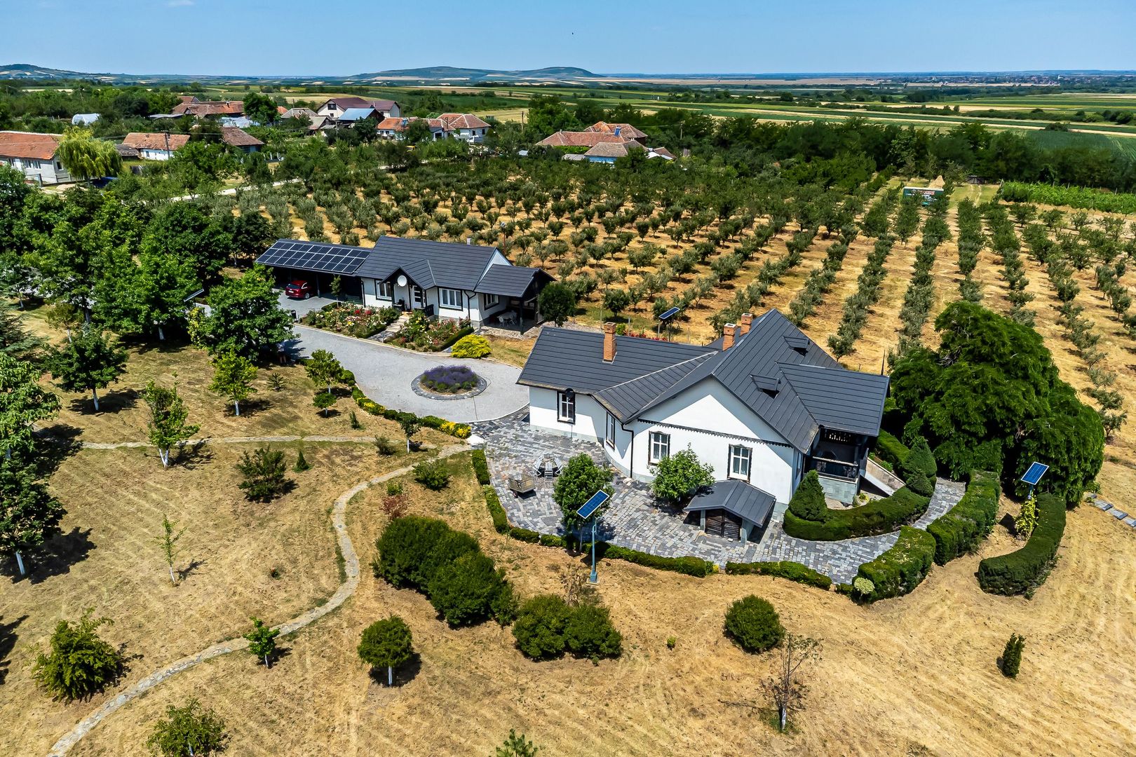 REZERVAT Visezi la o proprietate unică, plină de istorie și farmec? - Poză 13