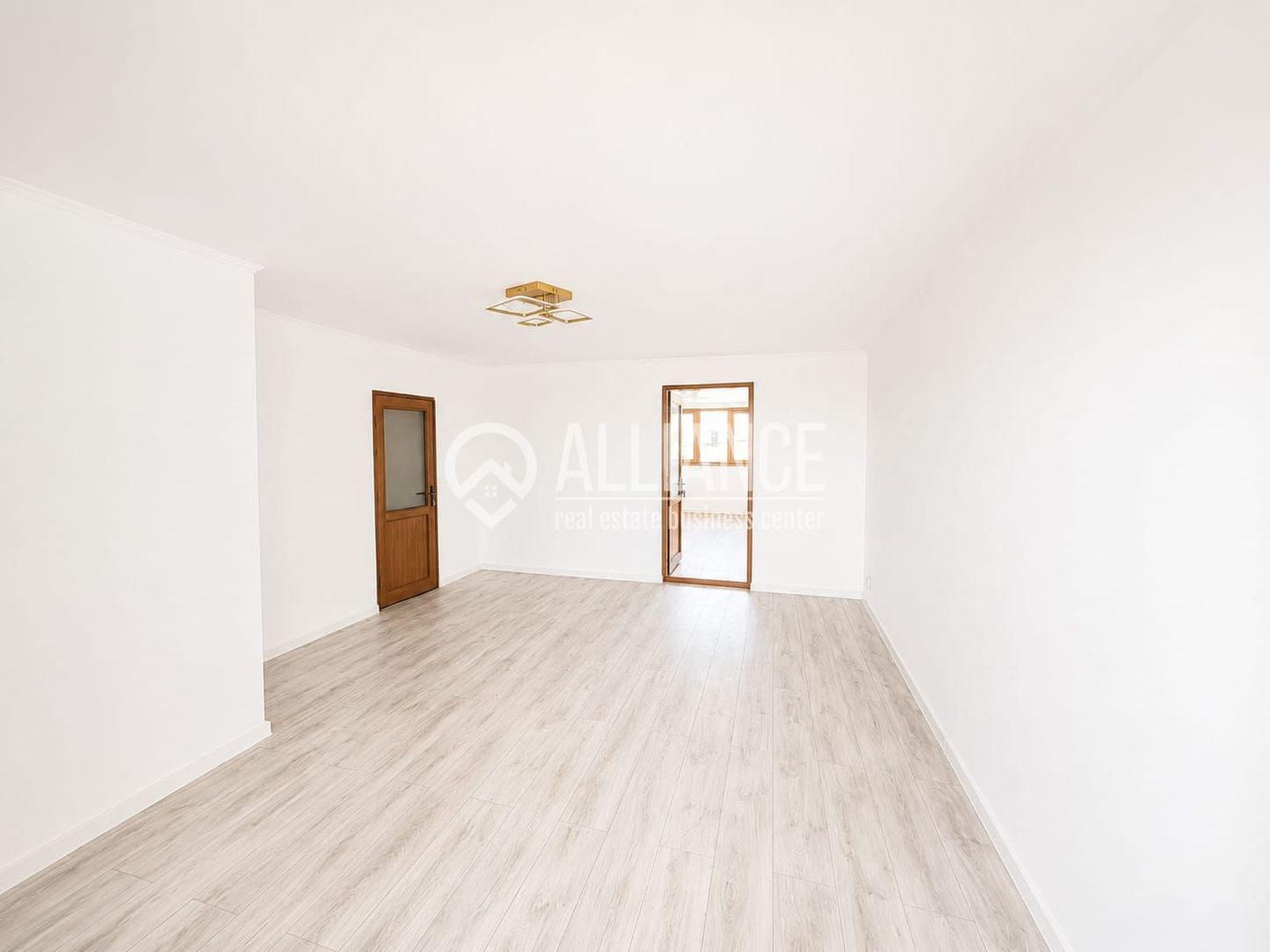 VALU LUI TRAIAN -Casa 6 Camere P+1+M 201 mp utili - Poză 10