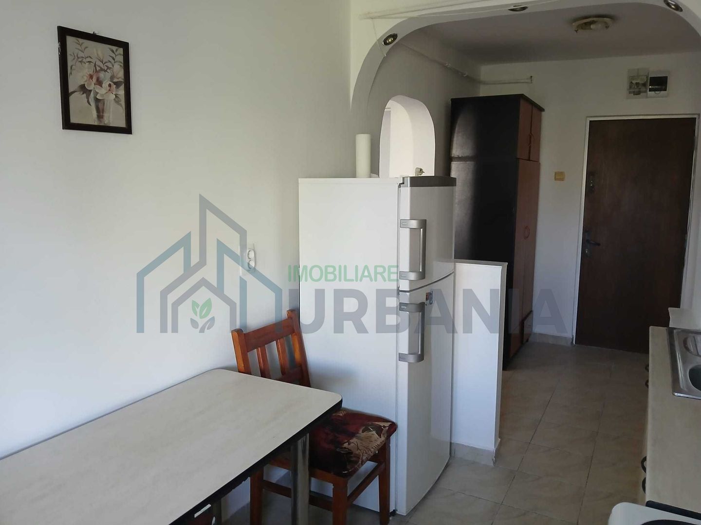 Închiriere apartament 2 camere în zona Podu Roș - Poză 3