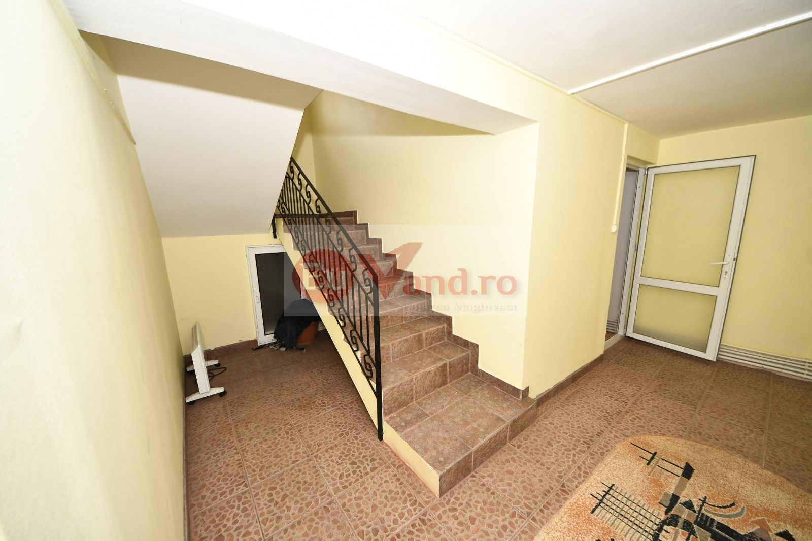 Vila spatioasa, pretabil pentru locuit/clinica, zona Micro 17 – Galati - Poză 17
