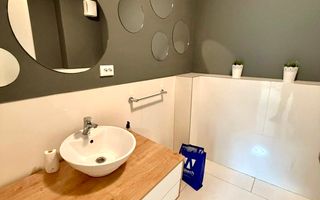 Lucrezi de acasa? Acest apartament cu terasa proprie poate fi ideal pentru tine - Poză 4