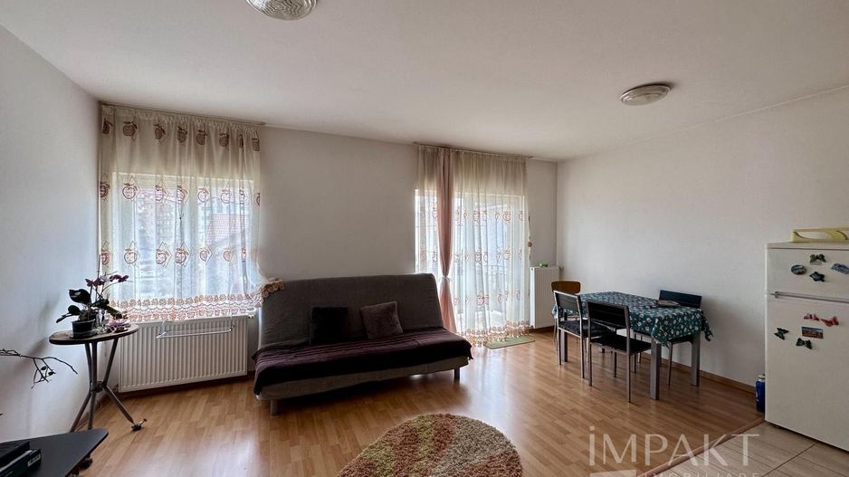 3 camere 60 mp de inchiriat Floresti, parcare inclusa - Poză 1