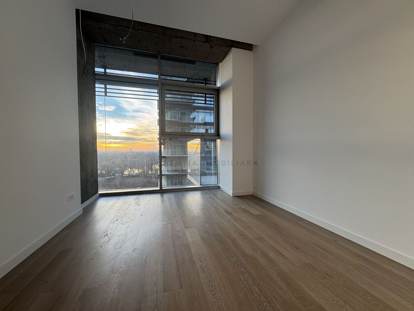 2 Camere Floreasca/ View Paronamic 265.000 E - Poză 3