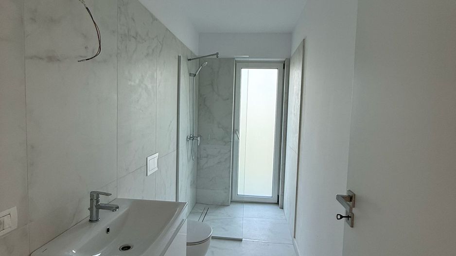 Duplex spatios cu teren generos - Poză 7