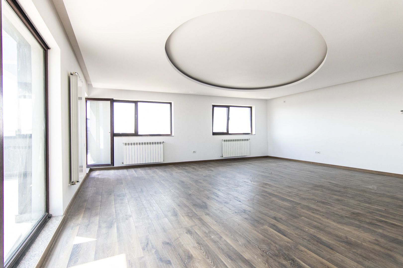 DE INCHIRIAT - PENTHOUSE-MILITARI-3 CAMERE CU TERASA DEOSEBITA 50MP,  NEMOBILAT - Poză 10