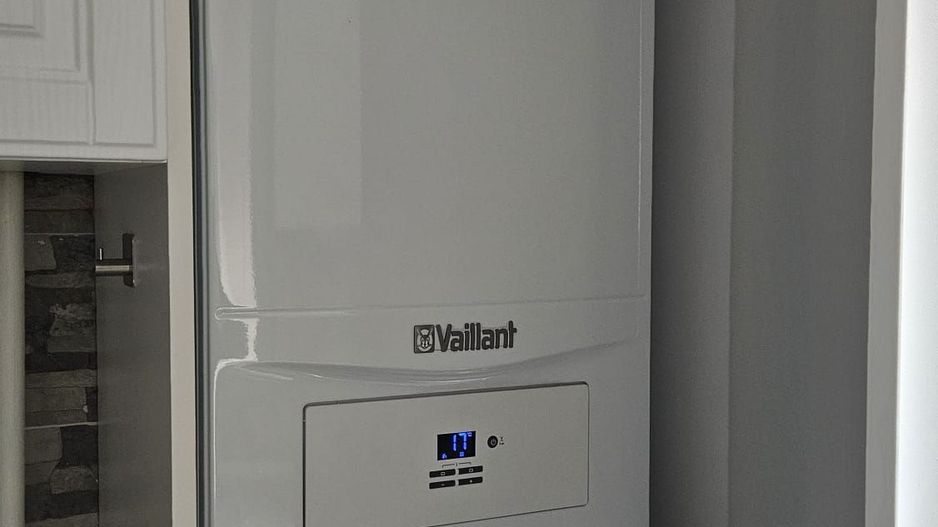 Coresi -Bloc Maurer M9, etajul 1, mobilat, parcare - Poză 17