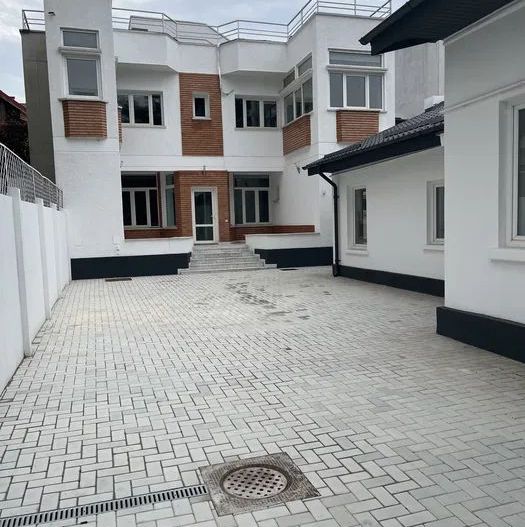 Domenii | 4 Camere +2 Camere | 2 Case | Vile | 240mp | Curte | Parcari - Poză 1