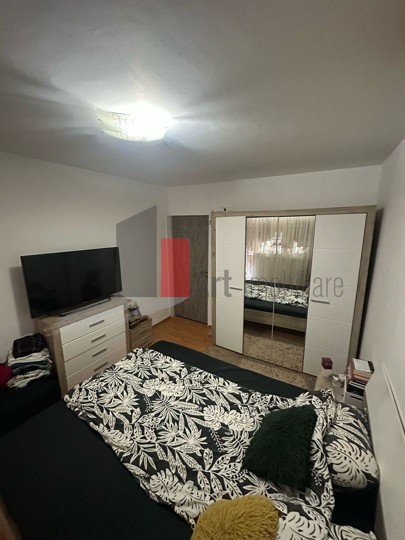 Apartament cu 3 camere în Zona 1Decembrie - Poză 8