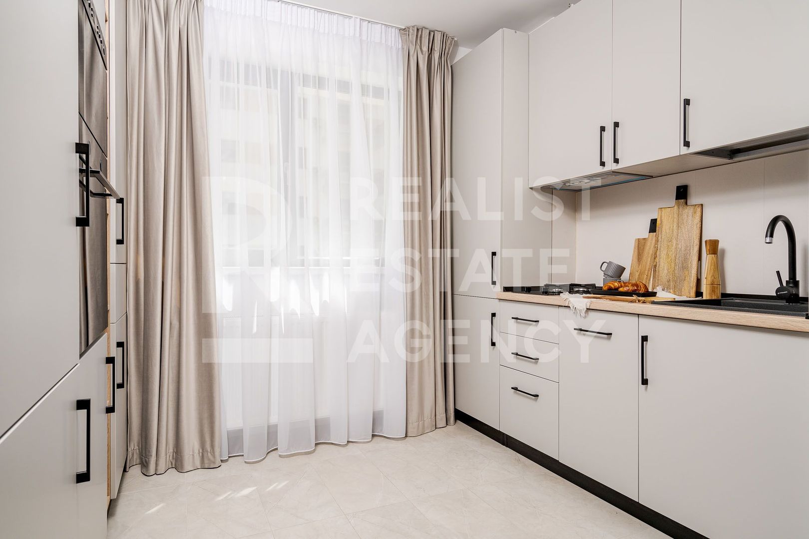 Vânzare, apartament, 2 camere tip 2B, HILS Titanium, București - Poză 3