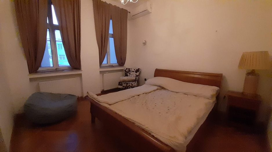 Apartament  deosebit-Piata Unirii,  apartament in casa  4 camere, 2 bai. - Poză 11