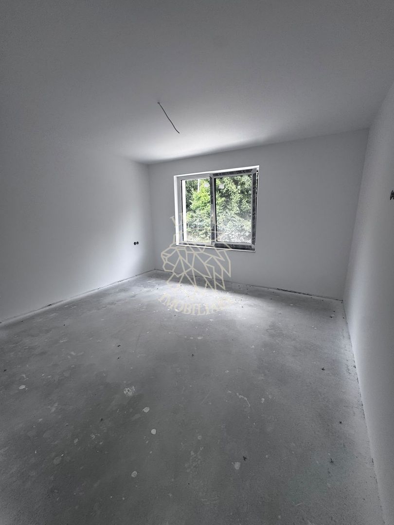 Casa Finisata 164 mp con.-teren 400 mp-garaj-1 km de Podul Jelnei - Poză 6