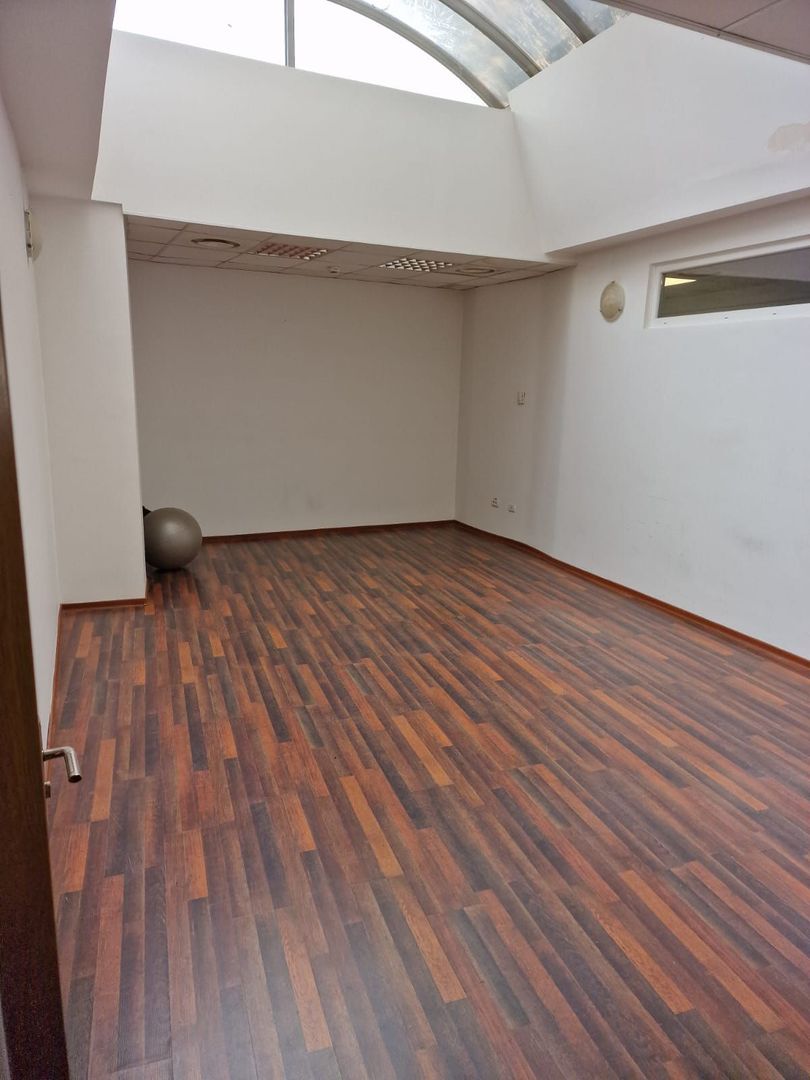 Birou deosebit 30 mp SAD - Poză 2